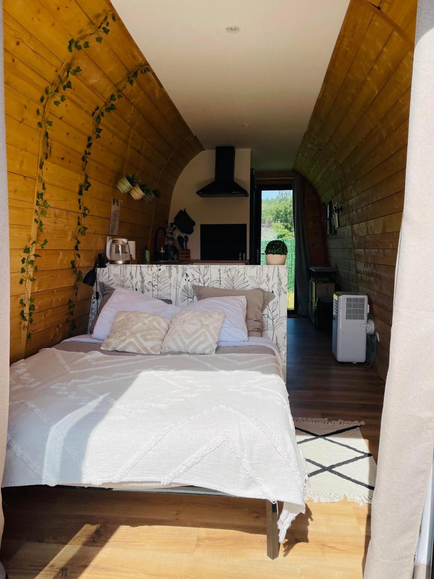 Logement Insolite : La Ruche Verte Monts-sur-Guesnes Dış mekan fotoğraf