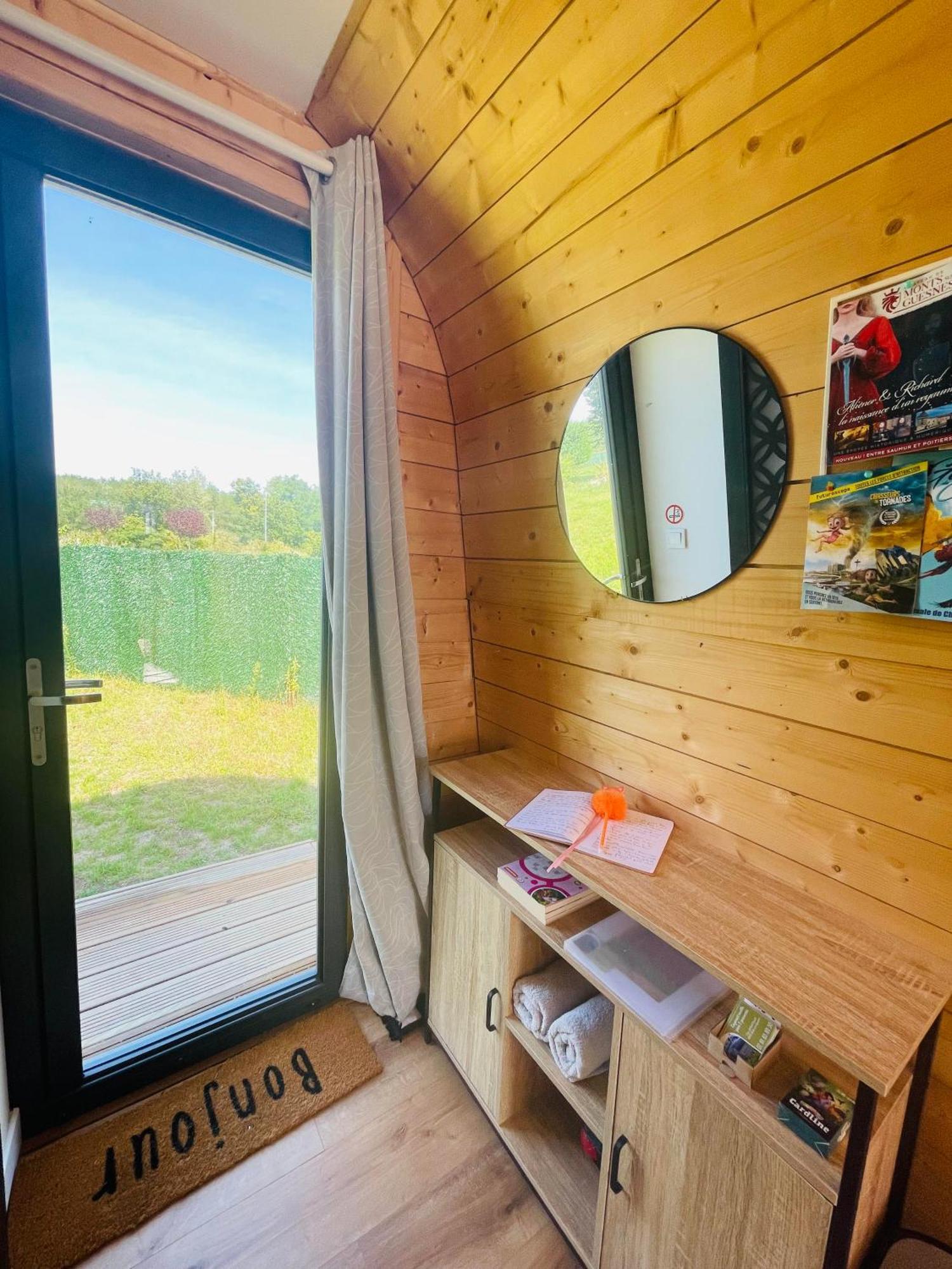 Logement Insolite : La Ruche Verte Monts-sur-Guesnes Dış mekan fotoğraf